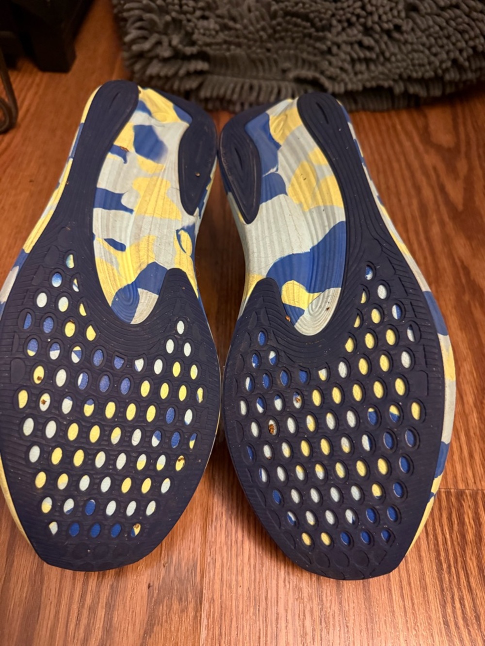 Men’s Asics Noosa TRI 15 Yellow and Blue Running Shoe - Picture 4 of 5